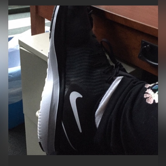 🌟 Last chance sale! Nike sneakers size 7 - Picture 3 of 3